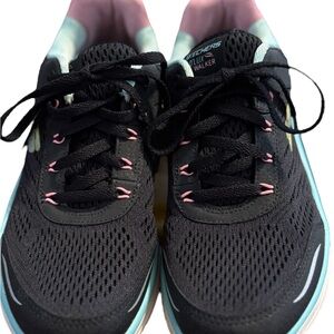 Sketchers sizer 6.5 D'lux walker infinite motion sneaker woman's.